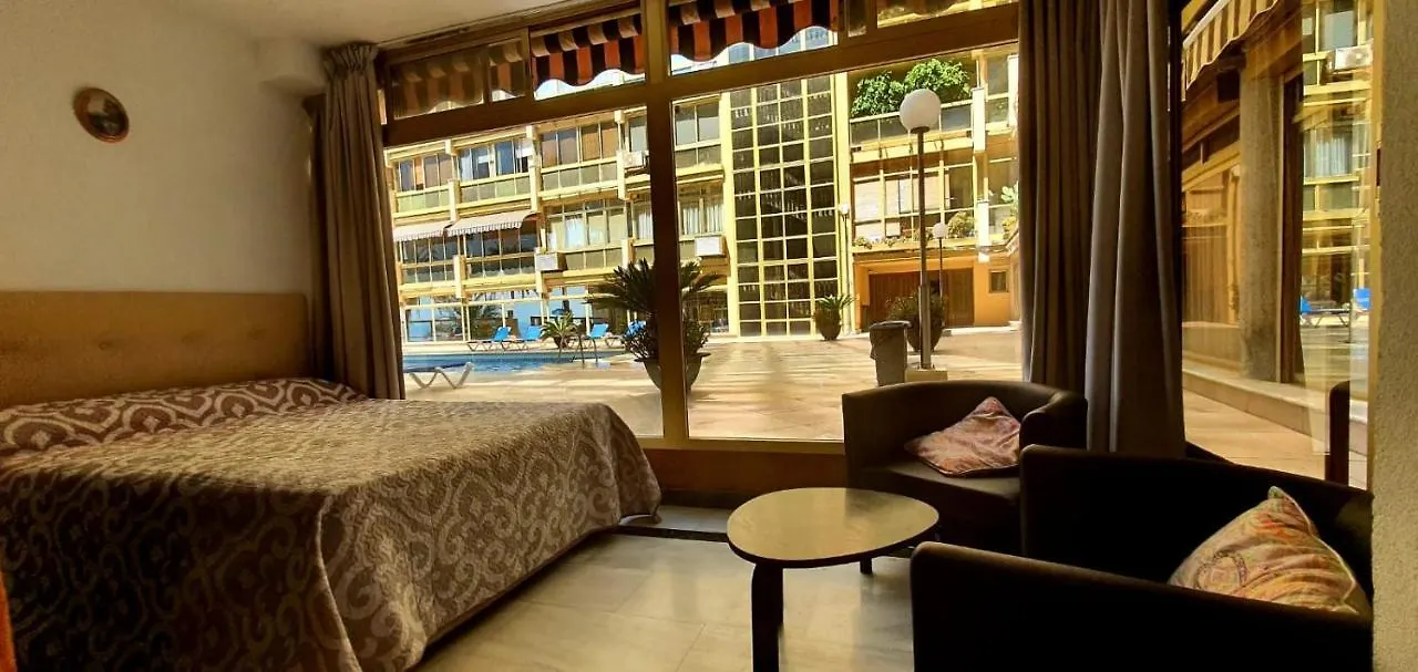 Primera Linea De Playa Marbella Apartment